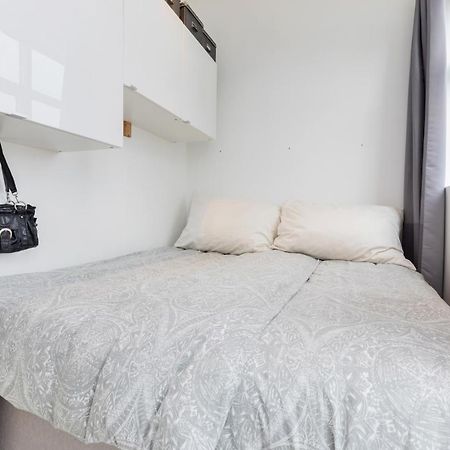 Stylish Apartment With Beautiful Views Of The River, Beach Nearby Kristiansand Kültér fotó