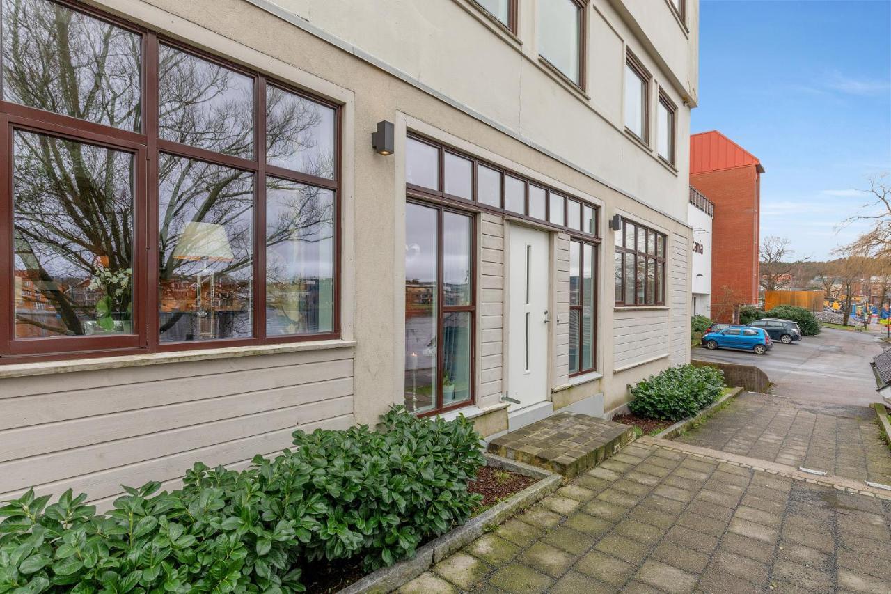 Stylish Apartment With Beautiful Views Of The River, Beach Nearby Kristiansand Kültér fotó